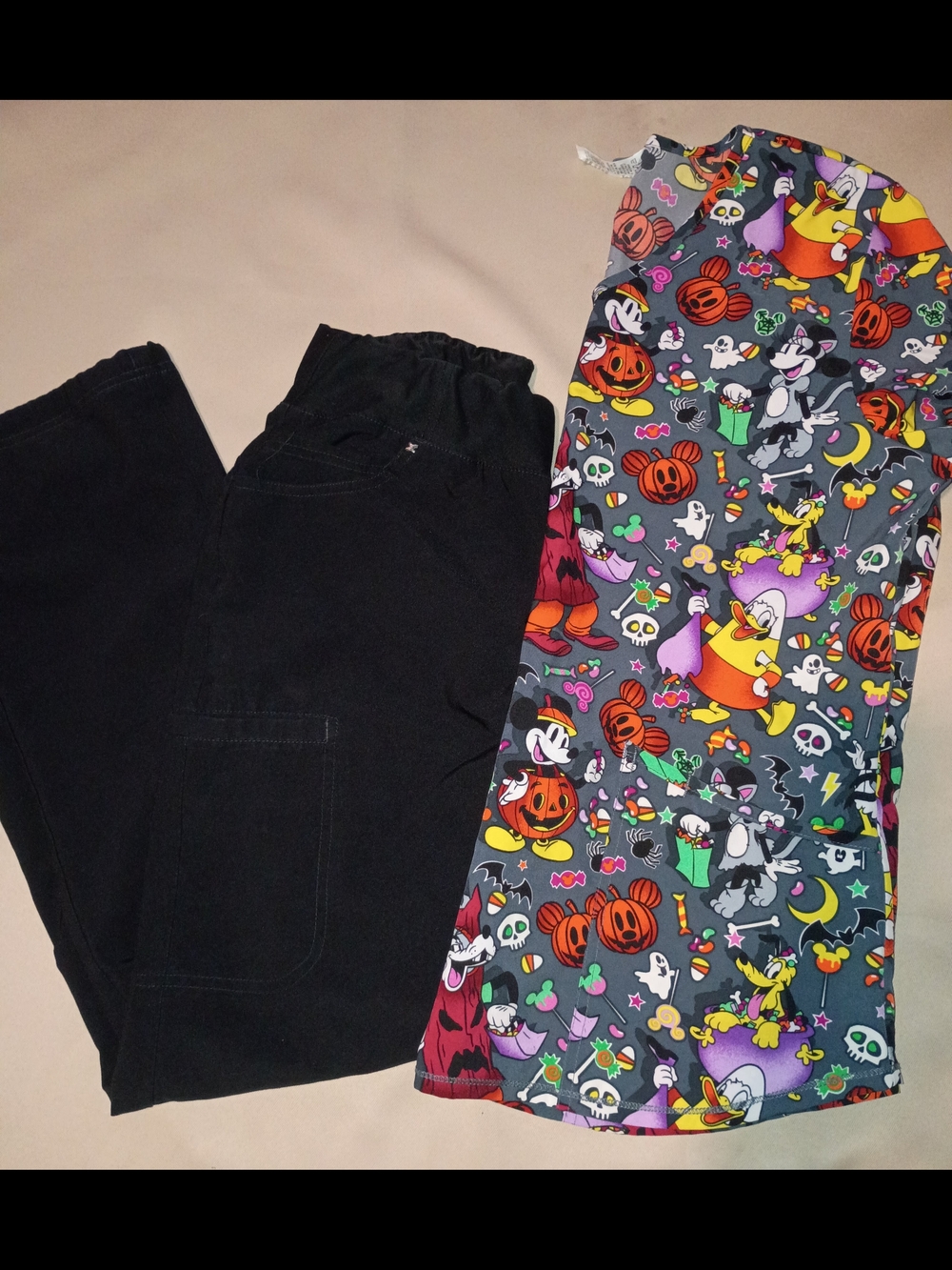 Disney Multicolor Halloween Character Scrub Pants on Gray